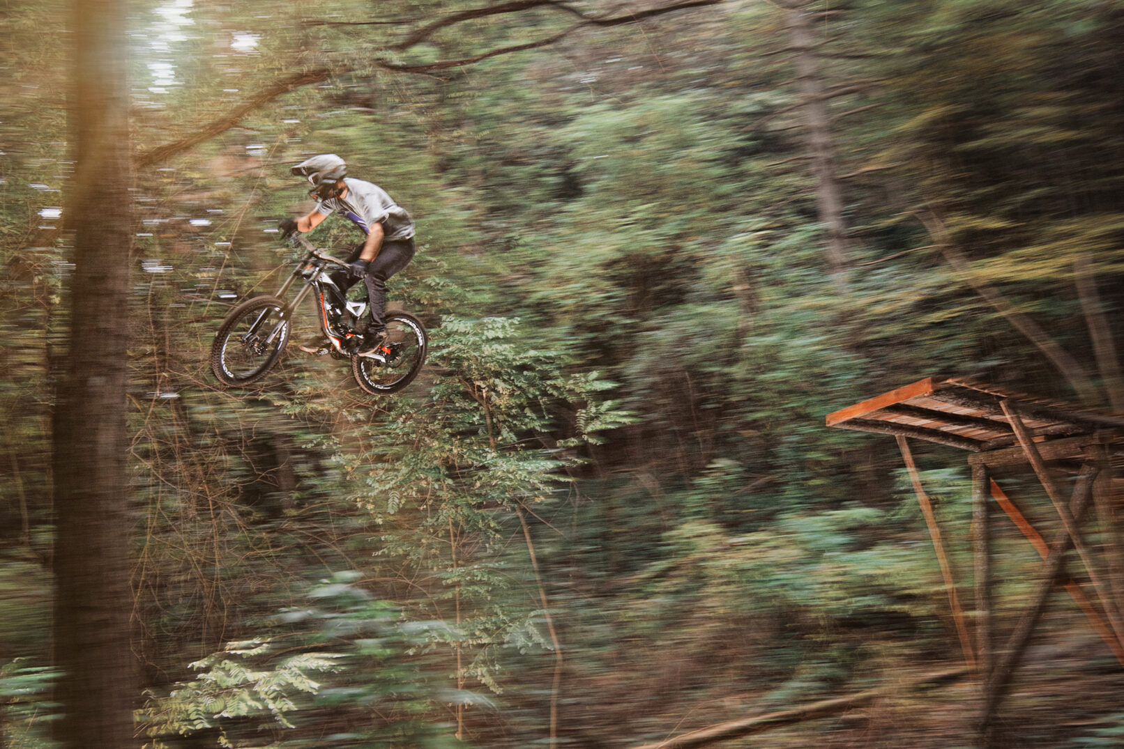 Lance 404 Mountain Biking