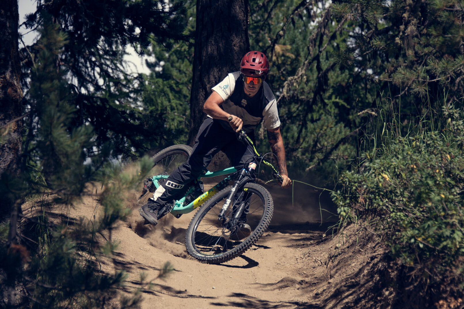 Lance 404 Mountain Biking